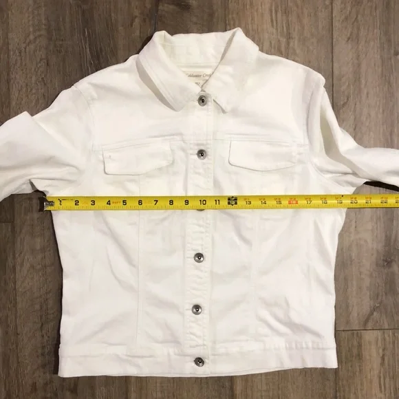COLDWATER CREEK - FLORIDA Embroidered White Denim Jean Jacket w/Stretch - Picture 9 of 10